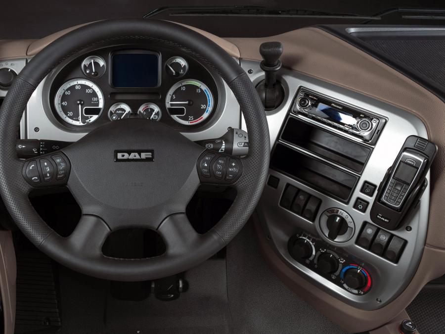  DAF XF105 6x2 FTG Super Space Cab 2006 года  (фото 4 из 5)
